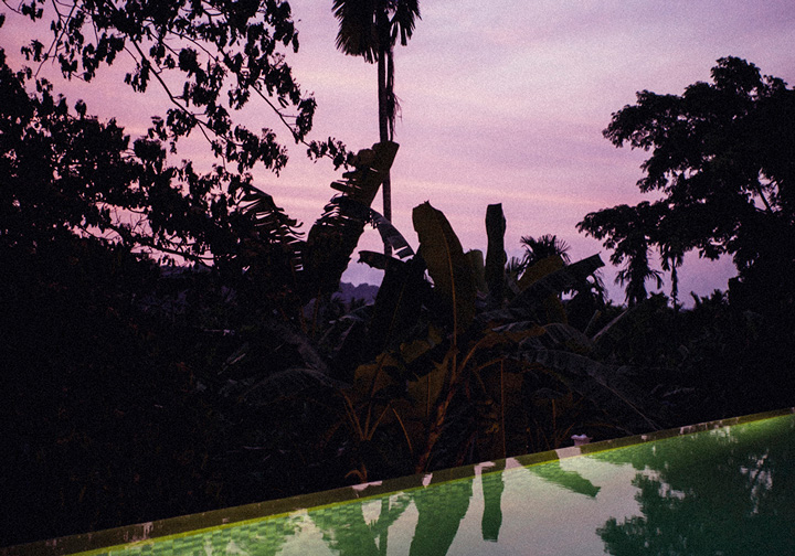 piscine de nuit