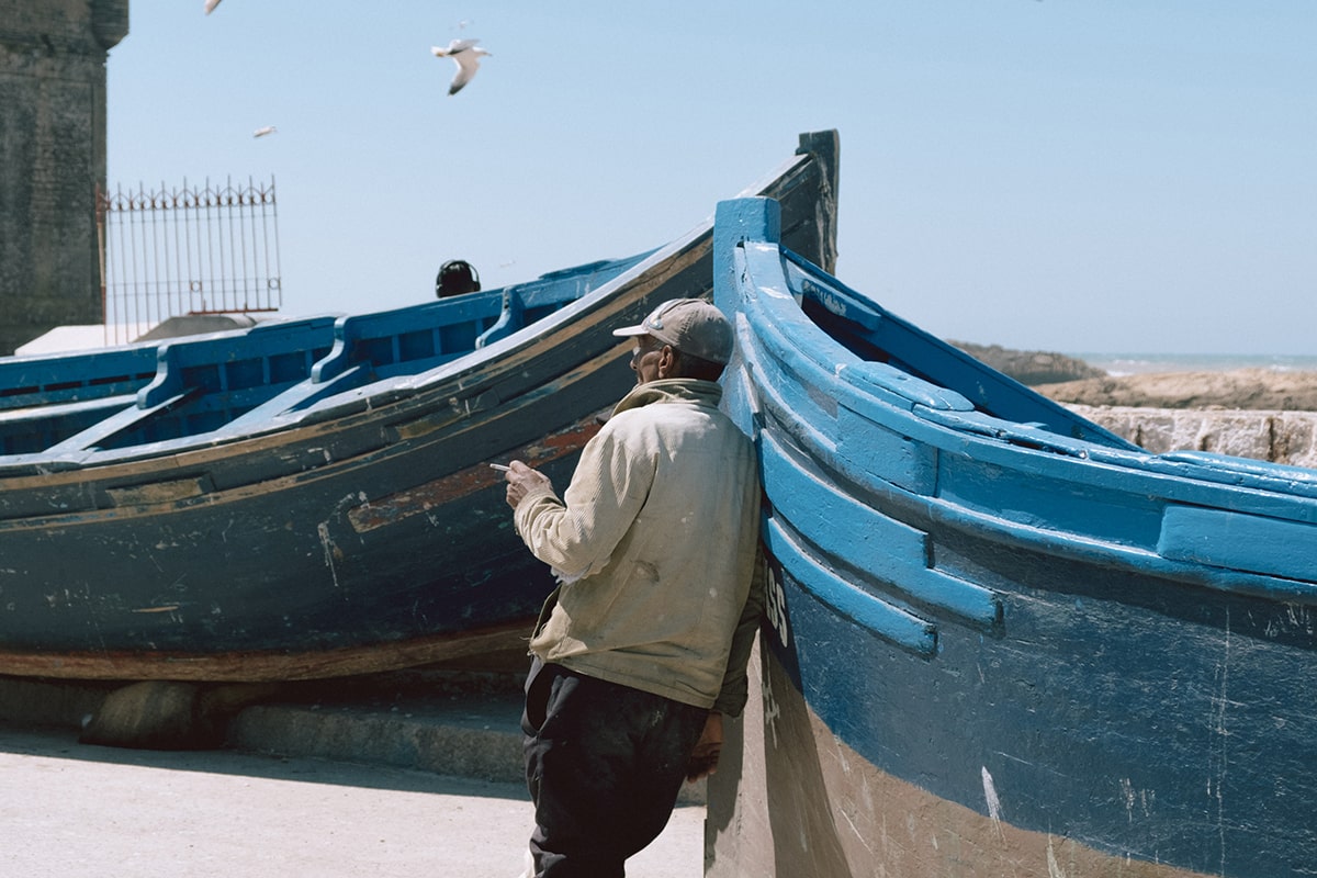 Scène de vie sur un port au Maroc