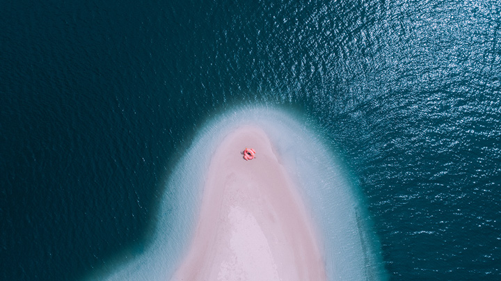 Bout de plage vu du ciel