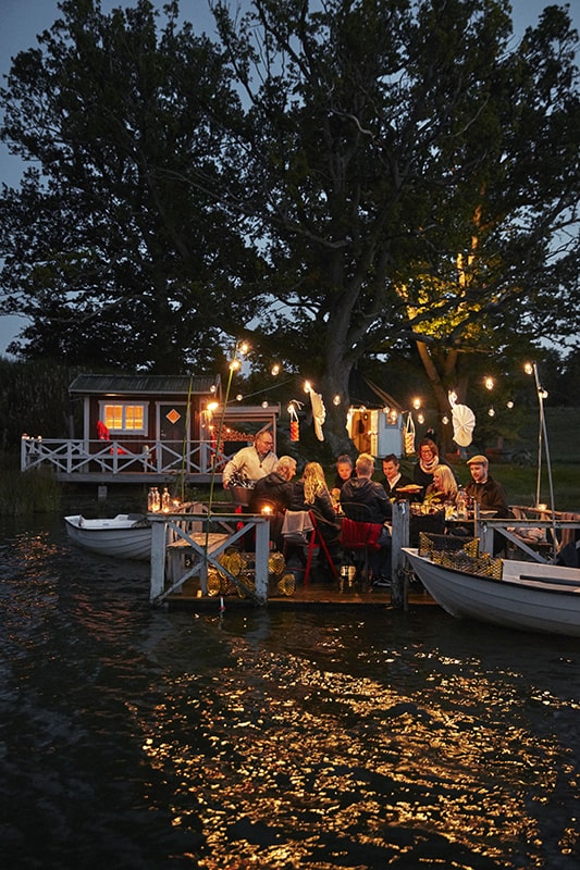 Restaurant nordique au bord de l'eau