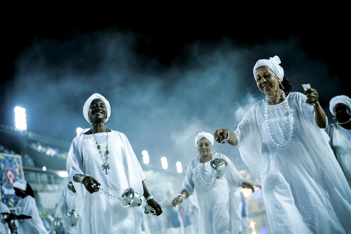 Femmes dans les rues de Rio pour le Carnaval