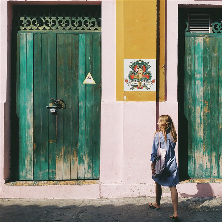 Jane dans les rues de Carthagène