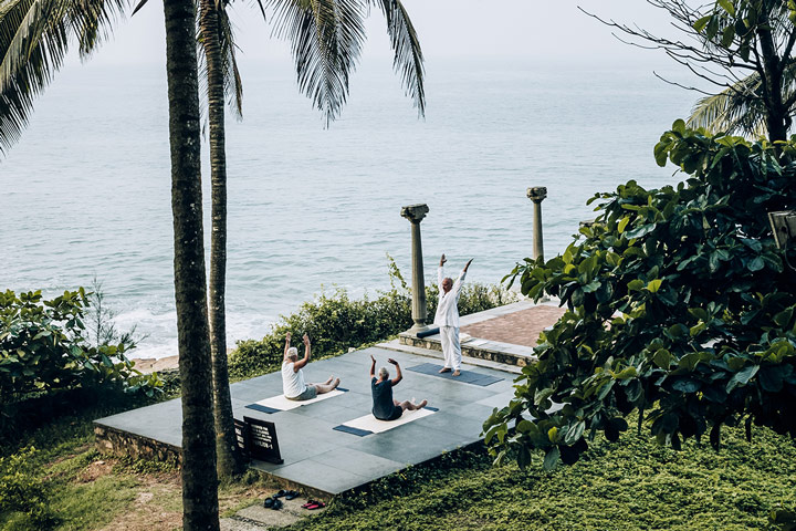 Personnes qui font du YOGA