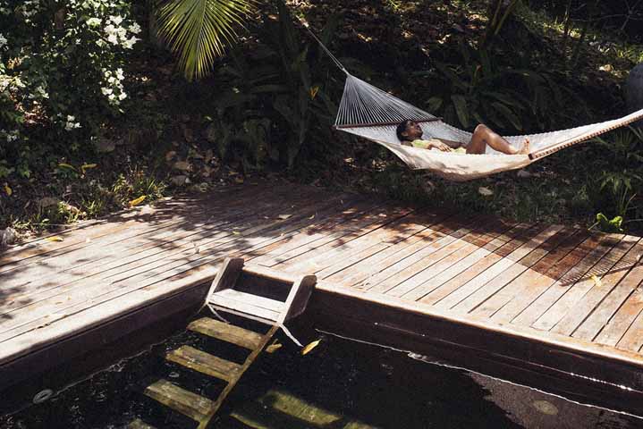 Personne dans un hamac