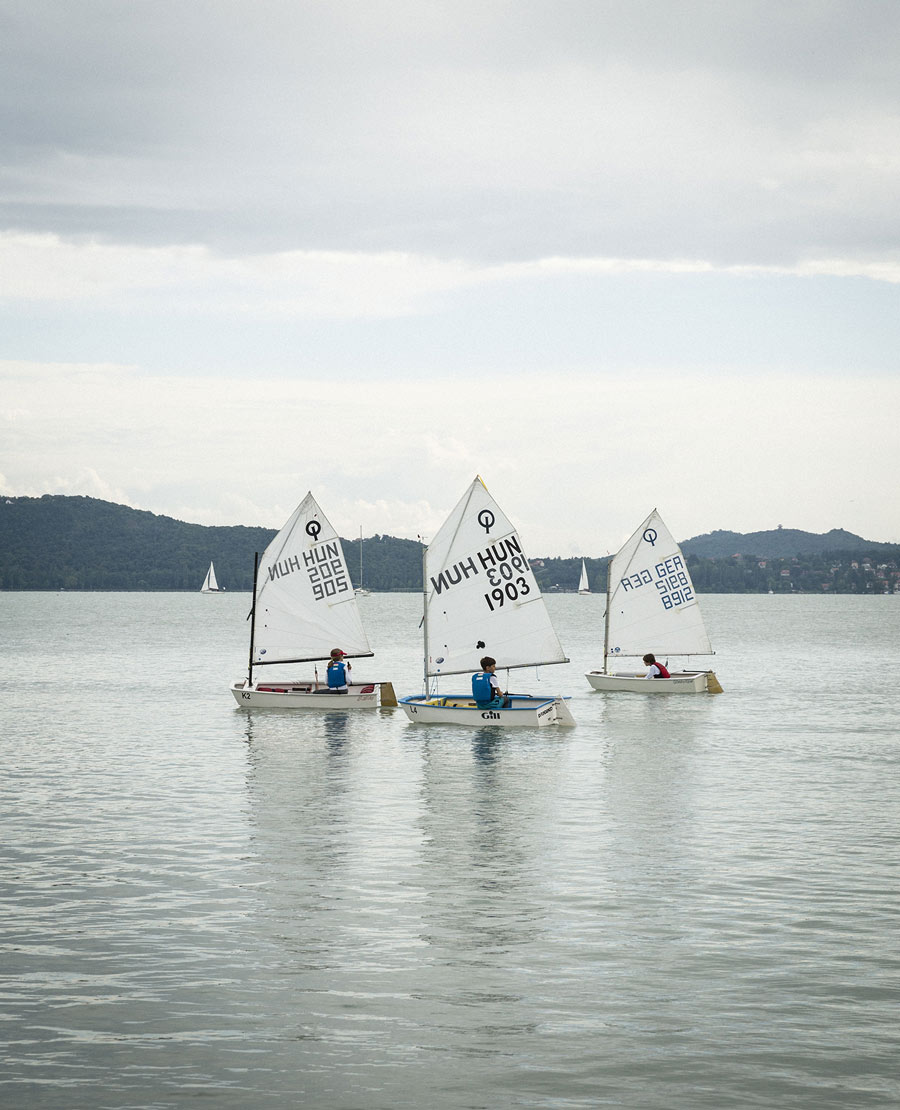 Voiliers sur le lac Balaton